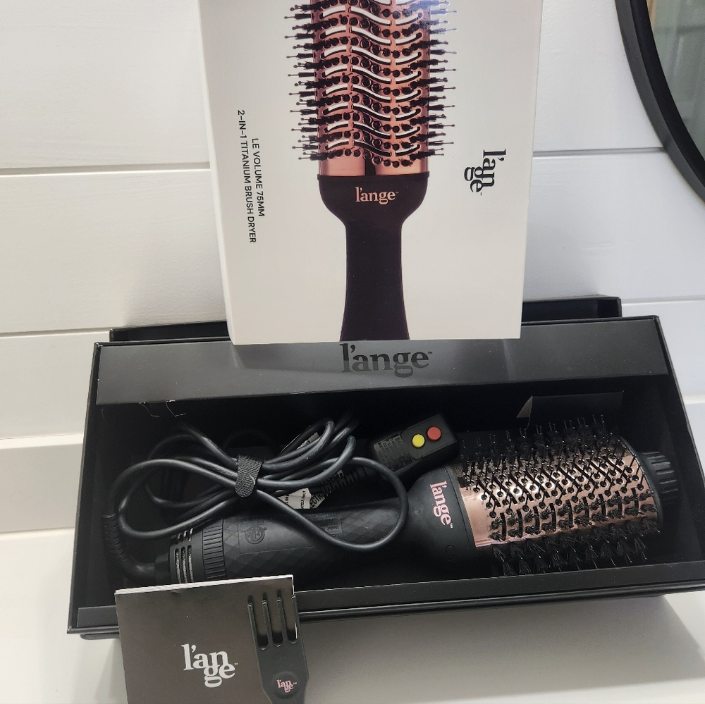 Lange Le Volume 75MM Hot Air Styling Brush in Black - Picture 4 of 5